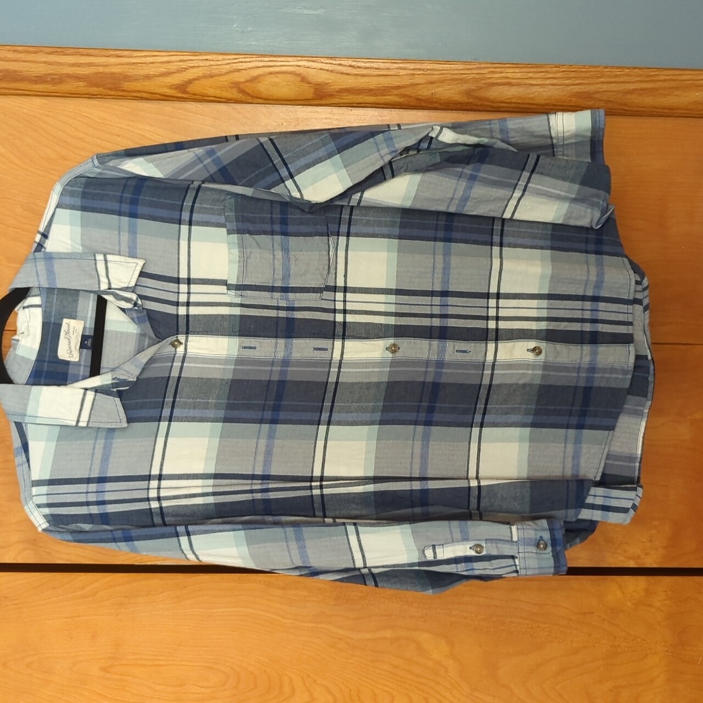 Women's long sleeve blue plaid flannel